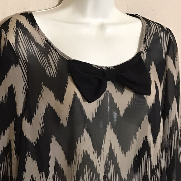 LAVISH MATERNITY Peasant Blouse L Chevron Stripe Bow Neck 3/4 Balloon Sleeve Top - Picture 2 of 8